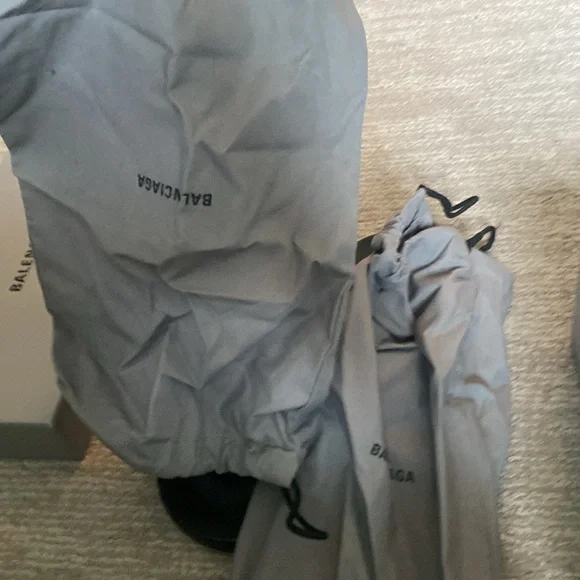 Balenciaga New York Pool slides womens Eur 40 size 9/10 black color - Picture 9 of 9